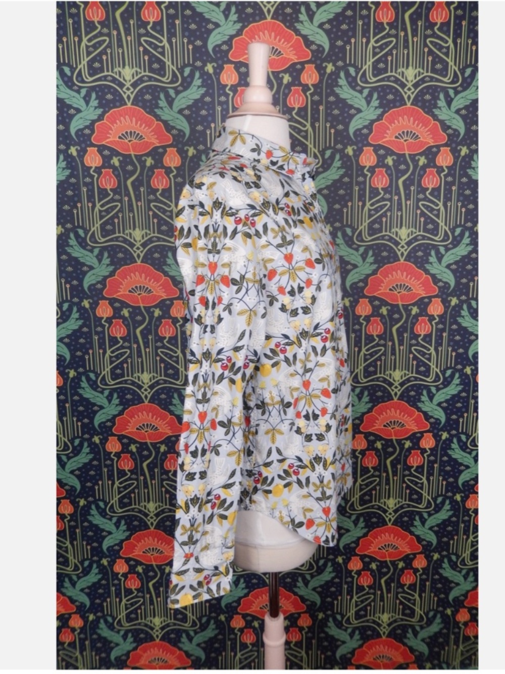 Boden Strawberry Bird Apple Print Button Down Shirt Top US 6 - Picture 4 of 5